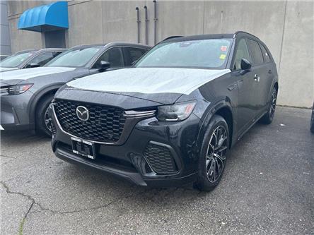 2025 Mazda CX-70 MHEV Signature (Stk: 127250) in Surrey - Image 1 of 5