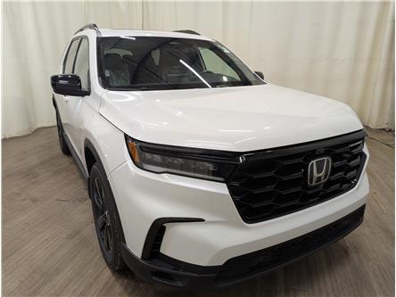 2025 Honda Pilot Black Edition (Stk: 2560076) in Calgary - Image 1 of 24
