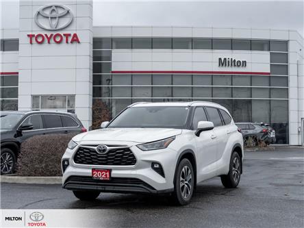 2021 Toyota Highlander XLE (Stk: 095310) in Milton - Image 1 of 28