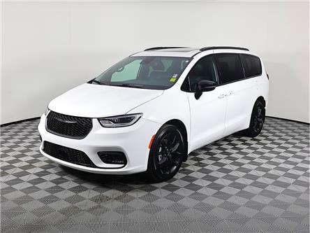 2024 Chrysler Pacifica Touring-L (Stk: L614) in Calgary - Image 1 of 22