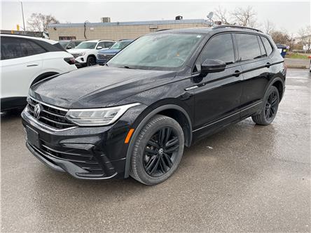 2022 Volkswagen Tiguan Comfortline R-Line Black Edition (Stk: 17-J052008A) in Belleville - Image 1 of 32