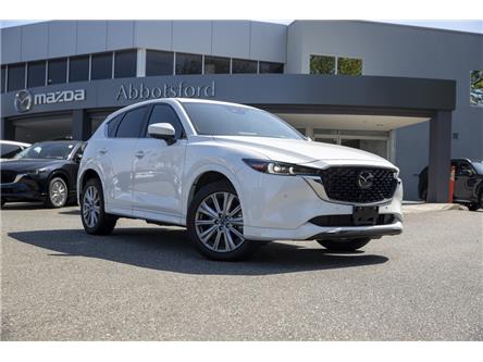 2023 Mazda CX-5 Signature (Stk: 23B0365) in Abbotsford - Image 1 of 24