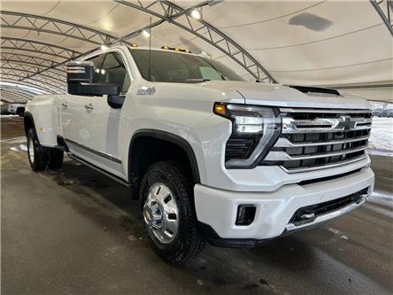 2025 Chevrolet Silverado 3500HD High Country (Stk: 217204) in AIRDRIE - Image 1 of 20