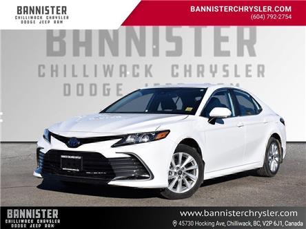 2023 Toyota Camry Hybrid LE (Stk: 30U19749) in Chilliwack - Image 1 of 29