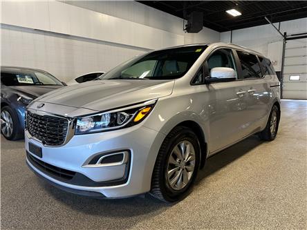 2019 Kia Sedona LX (Stk: P13735) in Calgary - Image 1 of 19