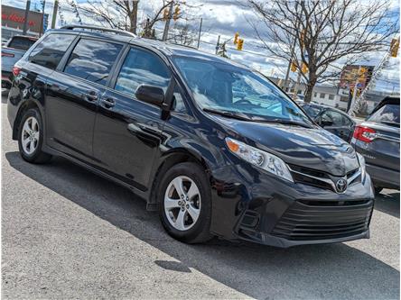 2020 Toyota Sienna LE 8-Passenger in Ottawa - Image 1 of 6