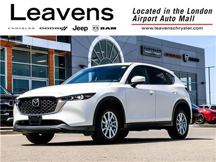 2022 Mazda CX-5 GX (Stk: 15-U0961) in London - Image 1 of 28