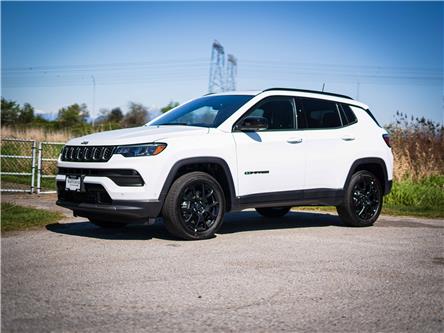 2025 Jeep Compass Altitude (Stk: S519338) in Surrey - Image 1 of 24