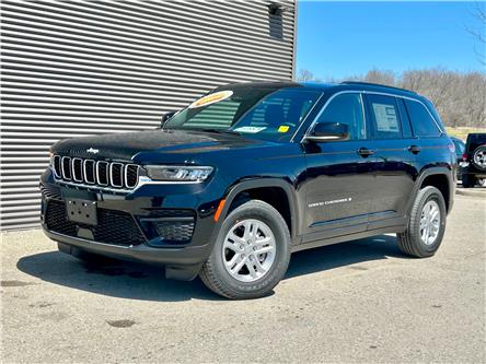2024 Jeep Grand Cherokee Laredo (Stk: P24706DA) in London - Image 1 of 28