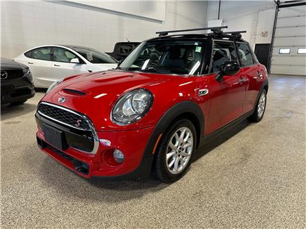 2018 MINI 5 Door Cooper S (Stk: P13764) in Calgary - Image 1 of 19