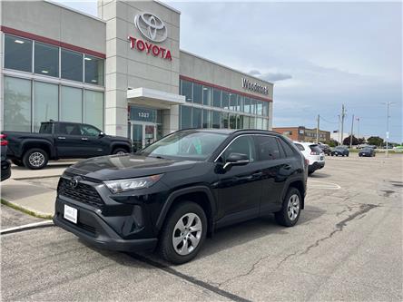 2021 Toyota RAV4 LE (Stk: 577987A) in Woodstock - Image 1 of 17