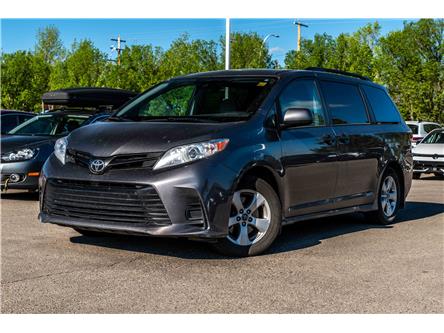 2018 Toyota Sienna 7-Passenger (Stk: KS-147A) in Okotoks - Image 1 of 26