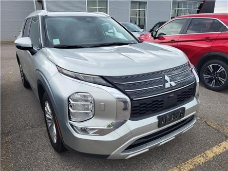2023 Mitsubishi Outlander  (Stk: 00813) in Barrie - Image 1 of 12