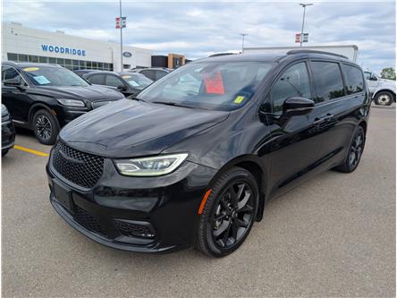 2022 Chrysler Pacifica Touring L (Stk: S-1086C) in Calgary - Image 1 of 23