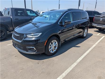 2022 Chrysler Pacifica Touring L (Stk: 25T161A) in Calgary - Image 1 of 5