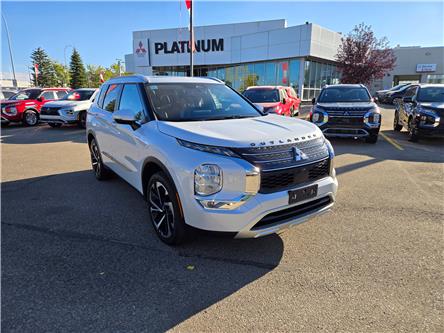 2023 Mitsubishi Outlander SEL (Stk: 8880) in Calgary - Image 1 of 25