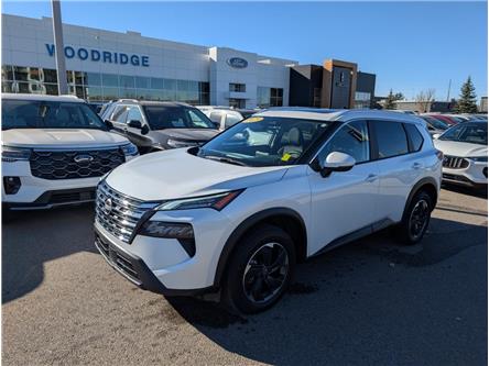 2025 Nissan Rogue SV Moonroof (Stk: 19305) in Calgary - Image 1 of 26