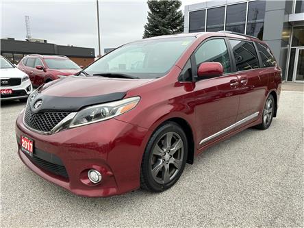 2017 Toyota Sienna SE 8 Passenger (Stk: M6022) in Sarnia - Image 1 of 36