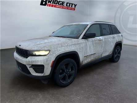2023 Jeep Grand Cherokee Laredo (Stk: 40877) in Lethbridge - Image 1 of 15