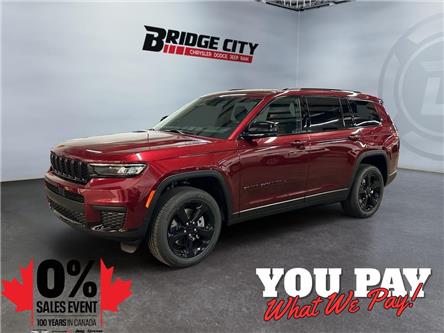 2025 Jeep Grand Cherokee L Laredo (Stk: 40462) in Lethbridge - Image 1 of 15