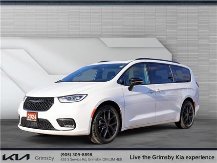2024 Chrysler Pacifica Touring-L | LEATHER | PANO ROOF | LOW KM | CAR PLA (Stk: U3198) in Grimsby - Image 1 of 18