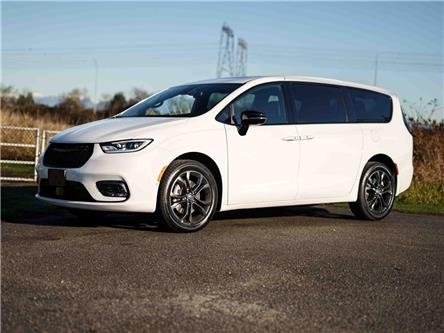 2026 Chrysler Pacifica Select (Stk: T207534) in Surrey - Image 1 of 25