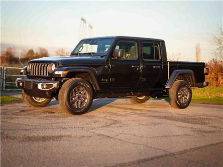 2026 Jeep Gladiator Sport S (Stk: T153696) in Surrey - Image 1 of 22