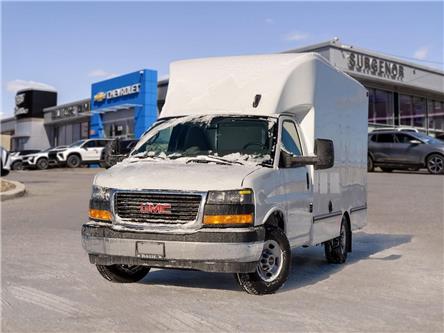 2025 GMC Savana Cutaway Work Van (Stk: 250678) in Ottawa - Image 1 of 23