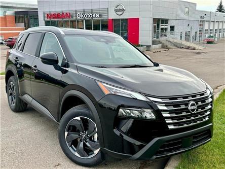2025 Nissan Rogue SV Moonroof (Stk: 15905) in Okotoks - Image 1 of 15
