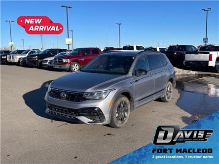2024 Volkswagen Tiguan Comfortline R-Line Black Edition (Stk: 30358) in Fort Macleod - Image 1 of 5