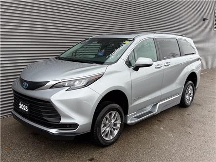 2025 Toyota Sienna XLE 8-Passenger (Stk: MU2391) in London - Image 1 of 25