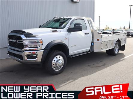 2024 RAM 5500 Chassis Tradesman/SLT (Stk: 24T334) in Calgary - Image 1 of 15