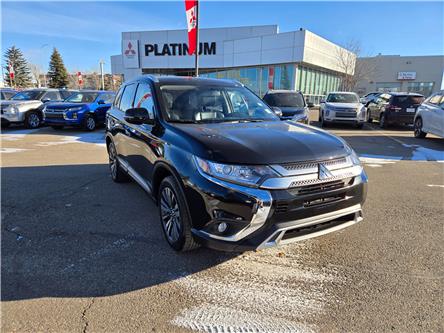 2020 Mitsubishi Outlander EX (Stk: 8925) in Calgary - Image 1 of 24