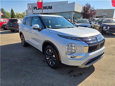 2026 Mitsubishi Outlander LE (Stk: T6029) in Calgary - Image 1 of 25