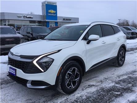2025 Kia Sportage LX (Stk: R0097B) in Cornwall - Image 1 of 28