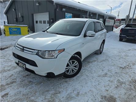 2014 Mitsubishi Outlander SE (Stk: ZOUTLANDER) in Sudbury - Image 1 of 17