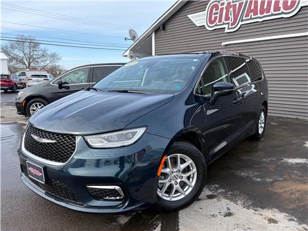 2023 Chrysler Pacifica Touring-L in Sussex - Image 1 of 17