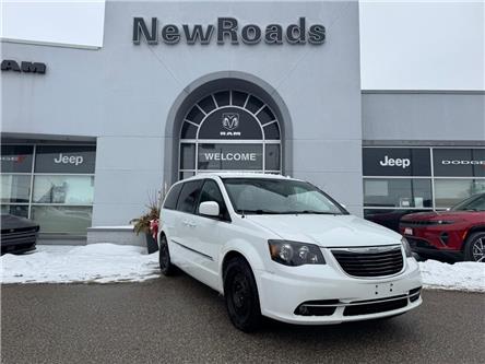 2015 Chrysler Town & Country S (Stk: 28325T) in Newmarket - Image 1 of 12