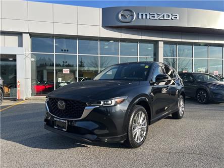 2022 Mazda CX-5 Signature (Stk: P4928) in Surrey - Image 1 of 15