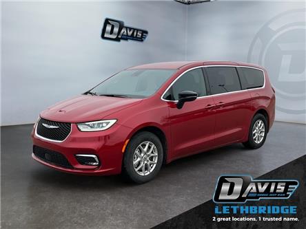 2025 Chrysler Pacifica Select (Stk: 41229) in Lethbridge - Image 1 of 15