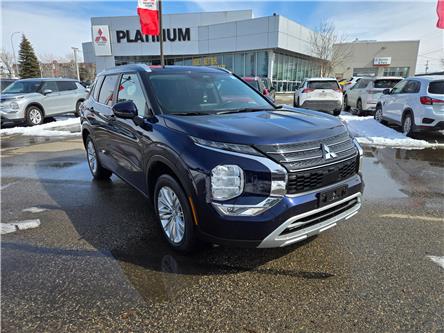 2022 Mitsubishi Outlander SE (Stk: T6011A) in Calgary - Image 1 of 26
