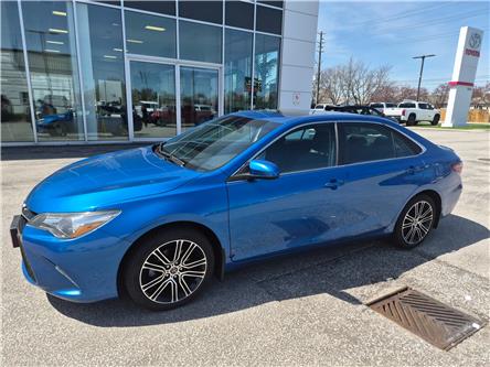 2016 Toyota Camry SE (Stk: 2460B) in Sarnia - Image 1 of 5
