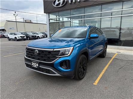 2024 Volkswagen Atlas Cross Sport 2.0 TSI Highline (Stk: 6B010A) in Chatham - Image 1 of 28