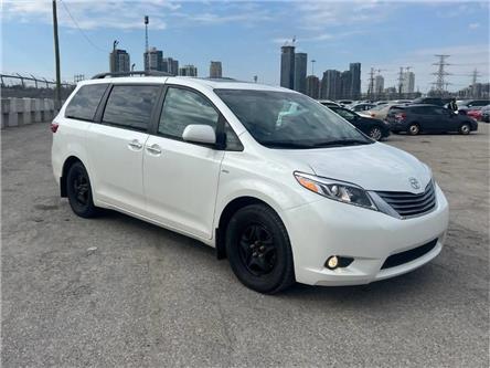2016 Toyota Sienna (Stk: 4938) in KITCHENER - Image 1 of 18 2016 Toyota Sienna (Stk: 4938) in KITCHENER - Image 1 of 18