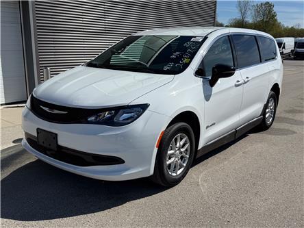 2026 Chrysler Grand Caravan SXT (Stk: MU2398) in London - Image 1 of 27