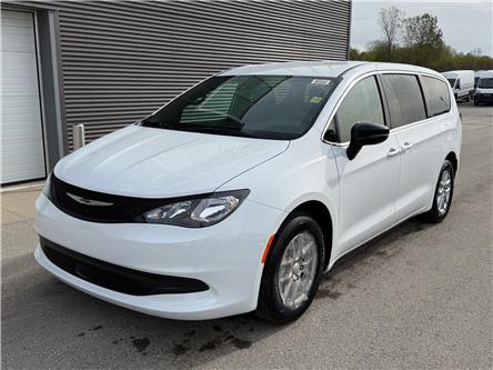 2027 Chrysler Grand Caravan SXT (Stk: 27001) in London - Image 1 of 28