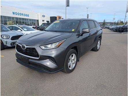 2024 Toyota Highlander LE (Stk: 19524) in Calgary - Image 1 of 27