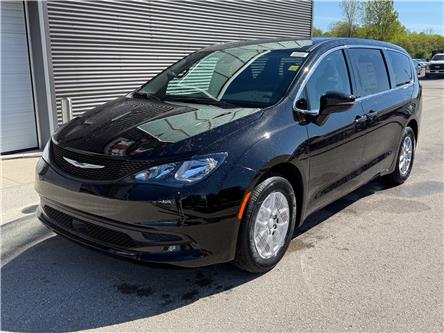 2027 Chrysler Grand Caravan SXT (Stk: 27005) in London - Image 1 of 27