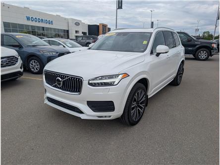2022 Volvo XC90 T6 Momentum 7 Passenger (Stk: T-1841B) in Calgary - Image 1 of 27