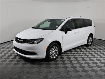 2027 Chrysler Grand Caravan SXT (Stk: 27T001) in Calgary - Image 1 of 19
